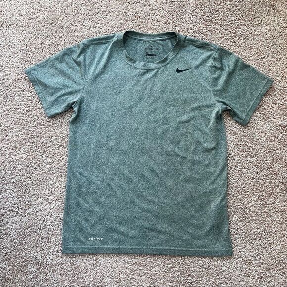 Nike The Nike Tee Short Sleeve T Shirt - Picture 1 of 8